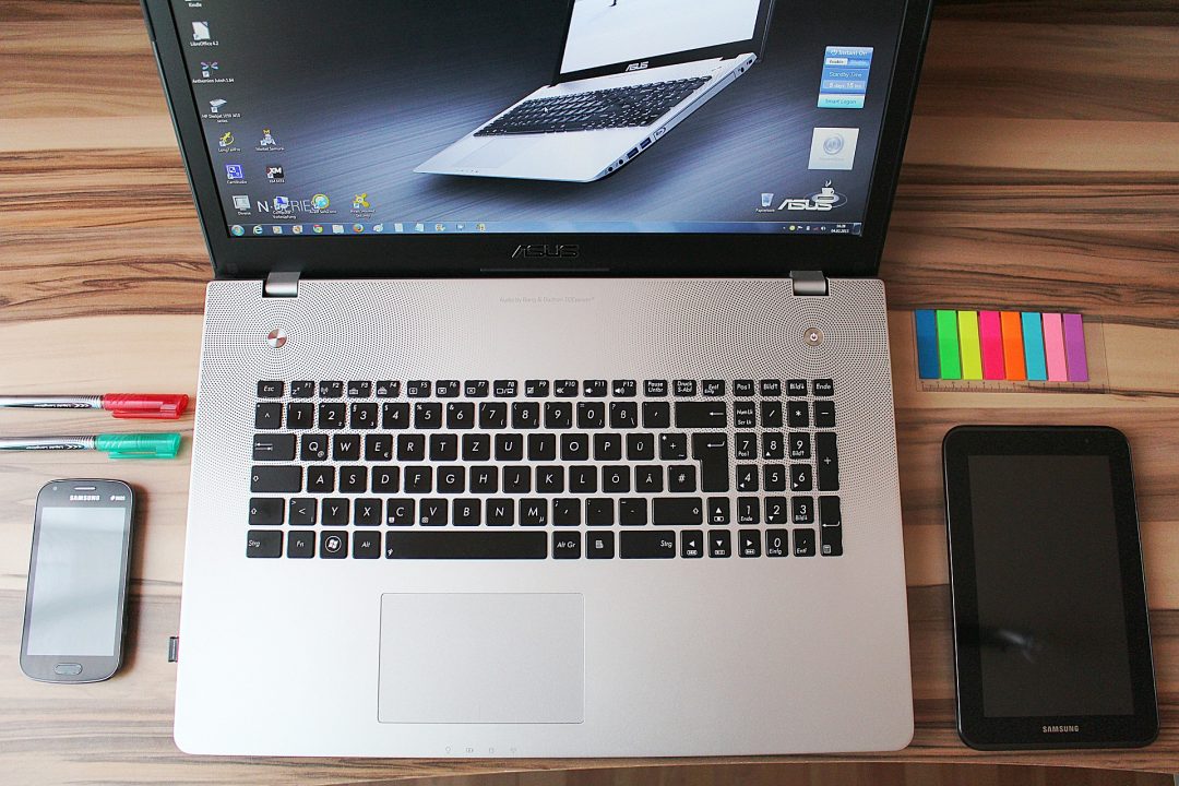 What Does the Bible Say about Social Media? The Preacher's Pen